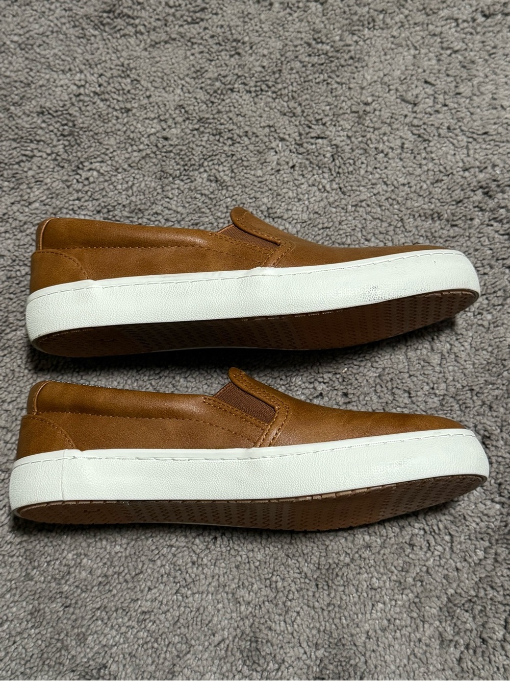 Cat & Jack Men's Slip-On Loafers in Brown with White Sole - Picture 2 of 5